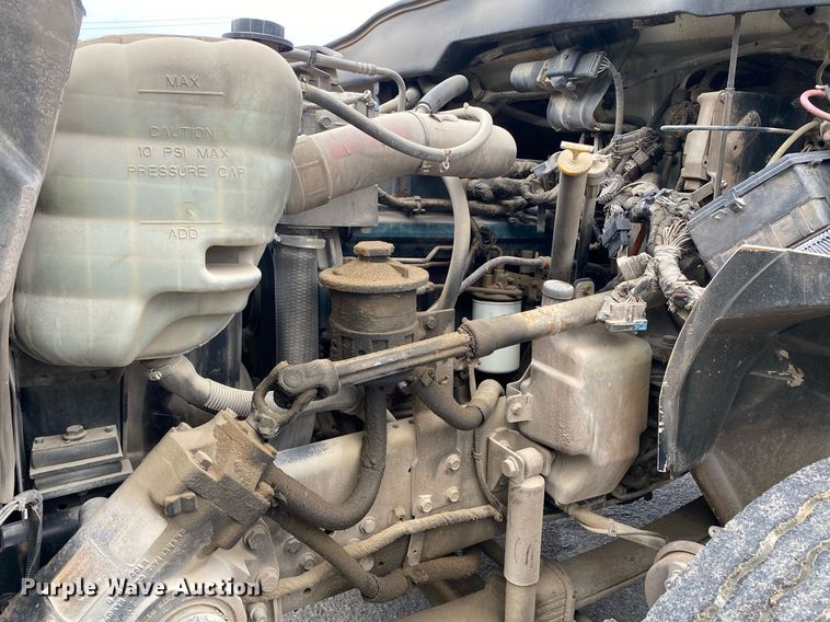 image for item DL7134 2004 International 4300  dump flatbed truck