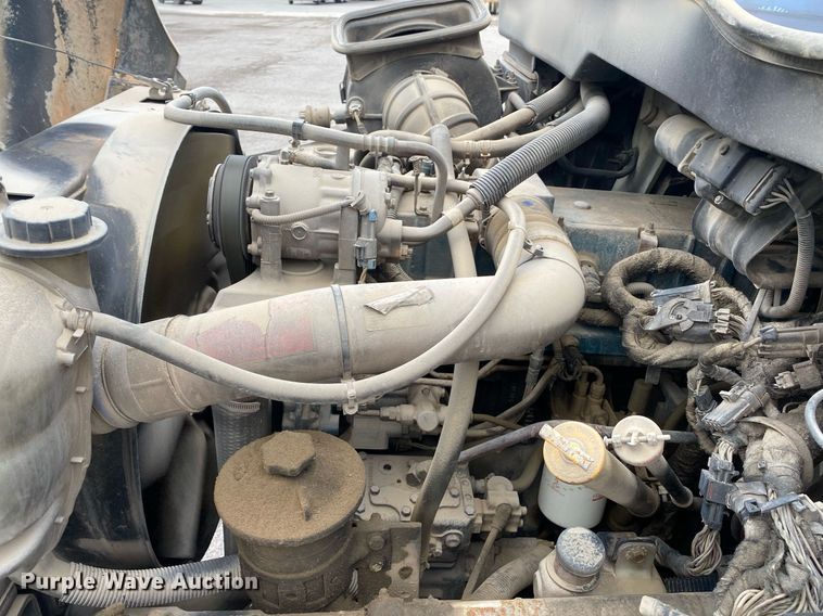 image for item DL7134 2004 International 4300  dump flatbed truck