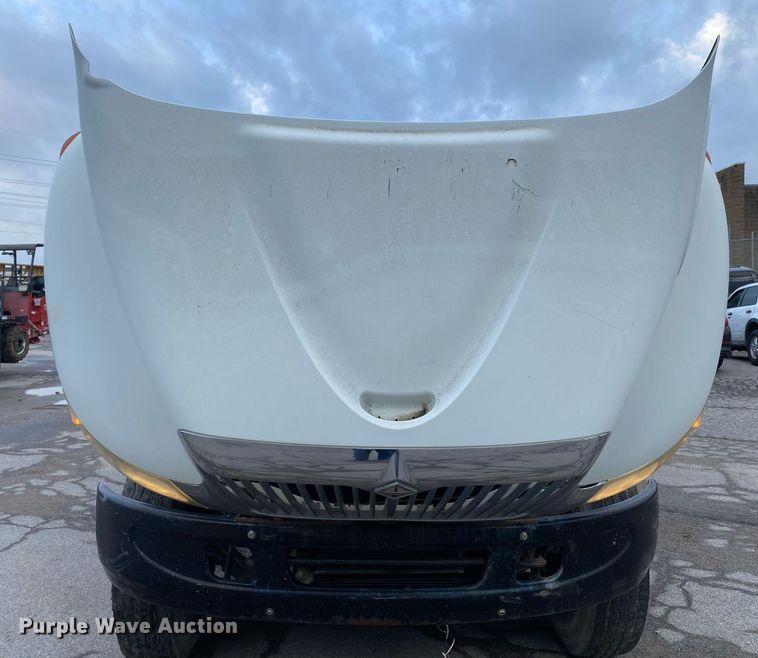 image for item DL7134 2004 International 4300  dump flatbed truck