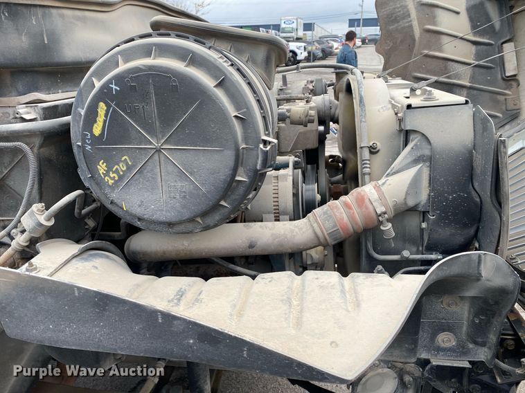 image for item DL7134 2004 International 4300  dump flatbed truck