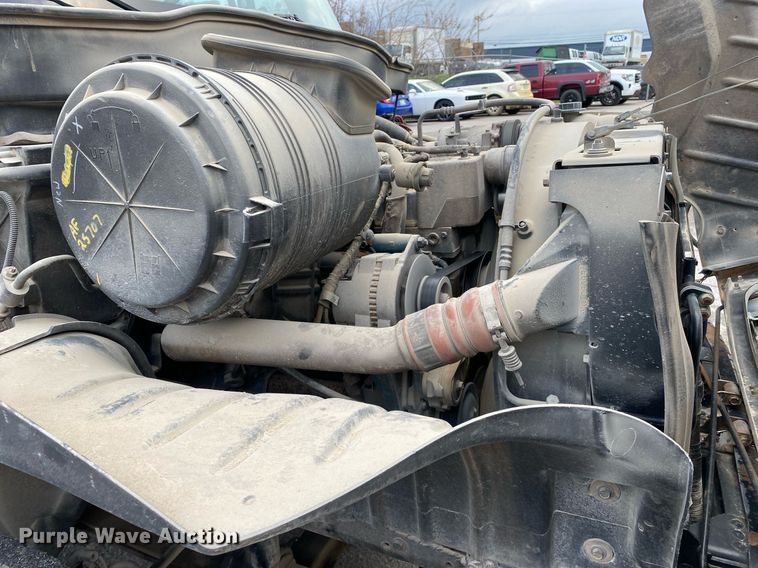 image for item DL7134 2004 International 4300  dump flatbed truck