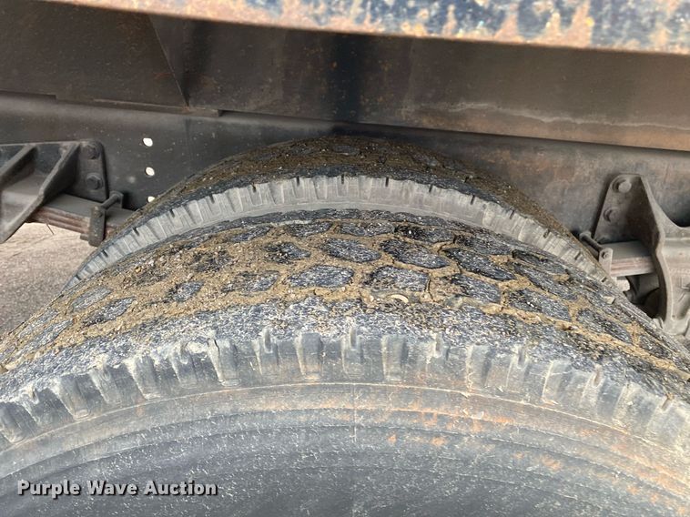 image for item DL7134 2004 International 4300  dump flatbed truck