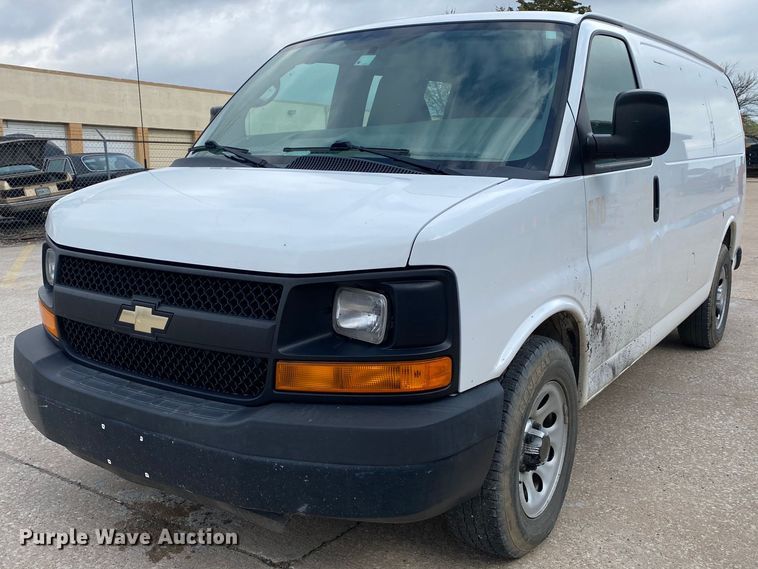 image for item DL7137 2013 Chevrolet Express 1500  van