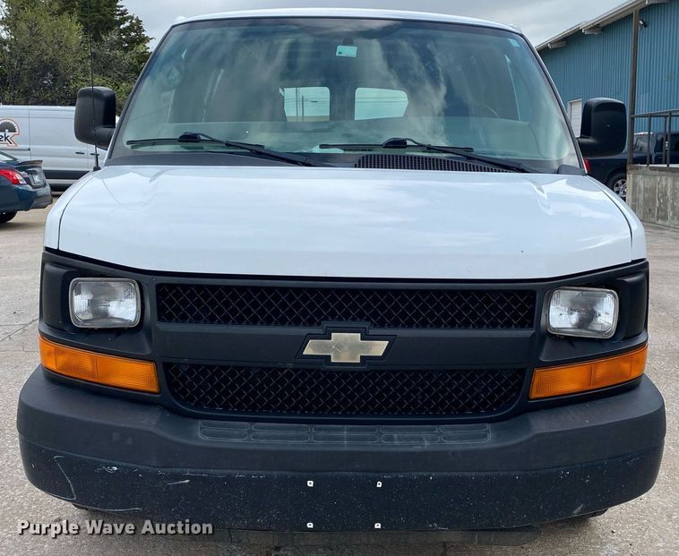image for item DL7137 2013 Chevrolet Express 1500  van