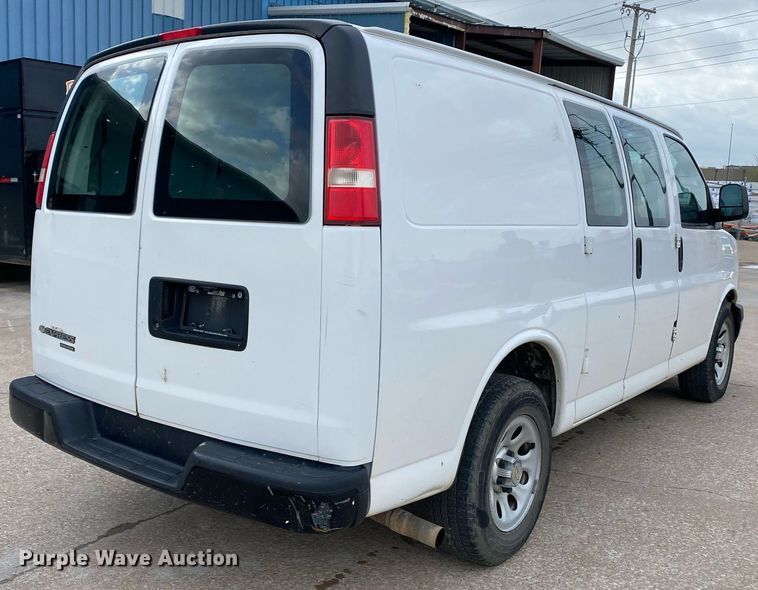image for item DL7137 2013 Chevrolet Express 1500  van