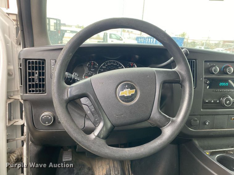 image for item DL7137 2013 Chevrolet Express 1500  van