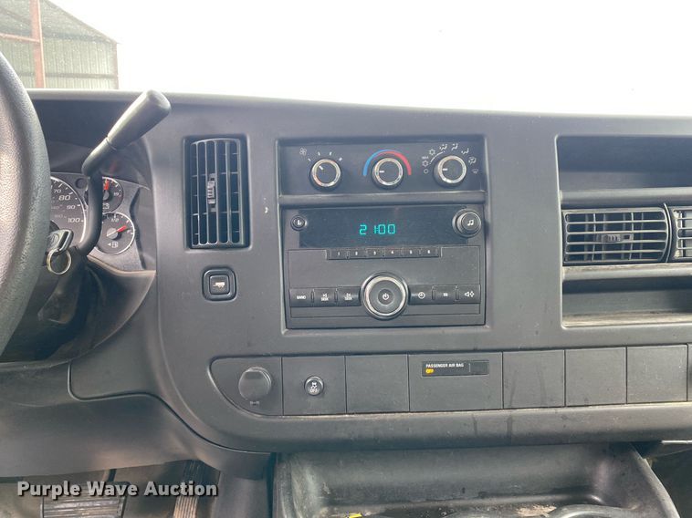 image for item DL7137 2013 Chevrolet Express 1500  van