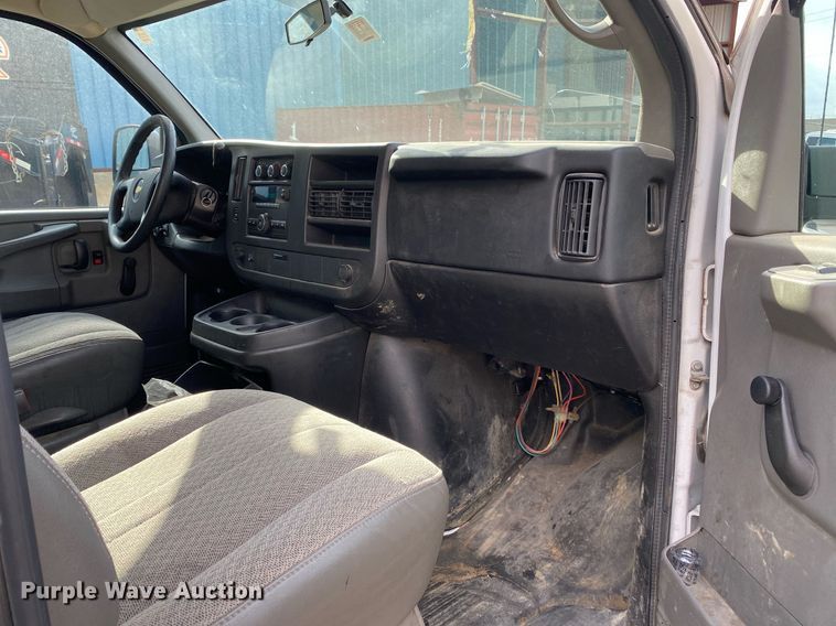 image for item DL7137 2013 Chevrolet Express 1500  van