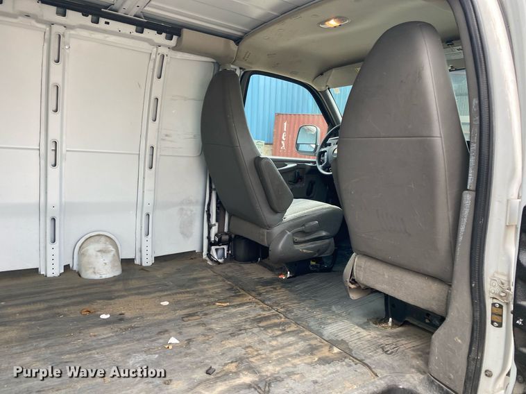image for item DL7137 2013 Chevrolet Express 1500  van