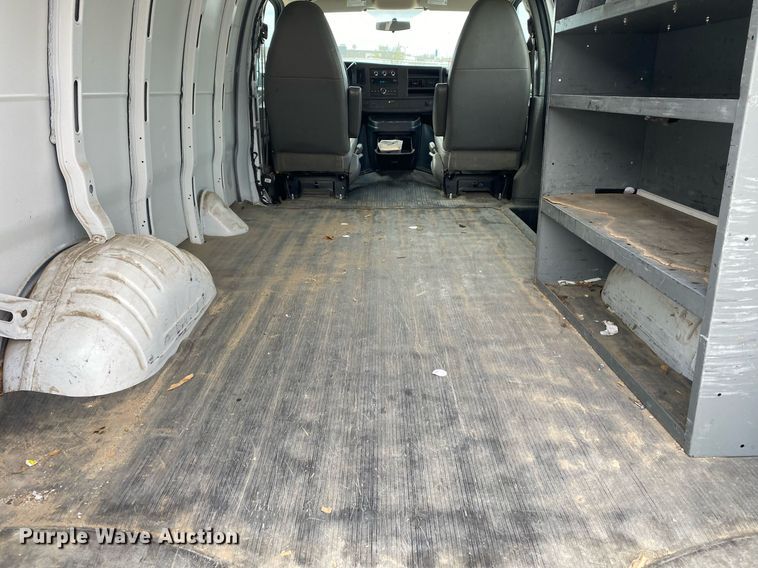 image for item DL7137 2013 Chevrolet Express 1500  van