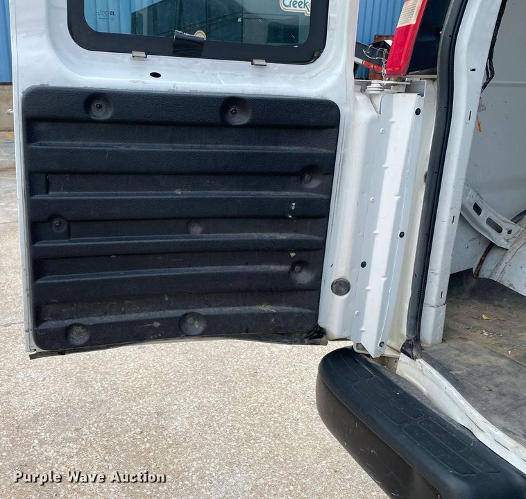 image for item DL7137 2013 Chevrolet Express 1500  van