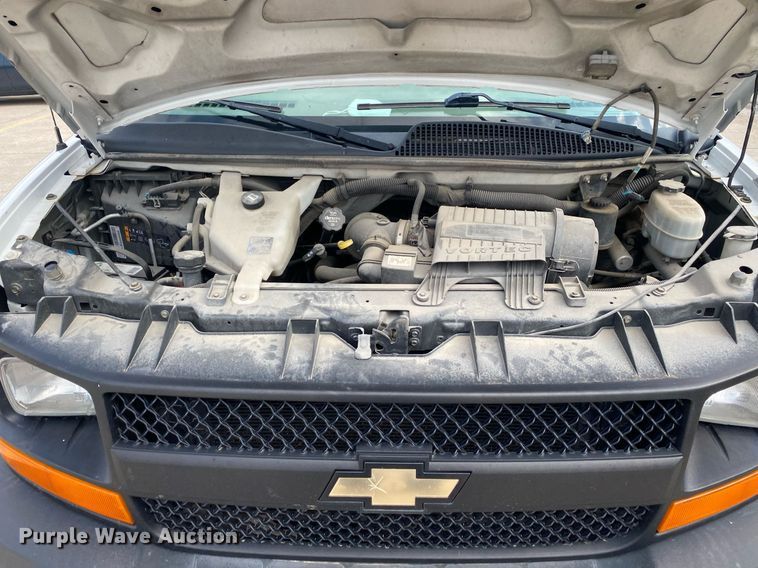 image for item DL7137 2013 Chevrolet Express 1500  van