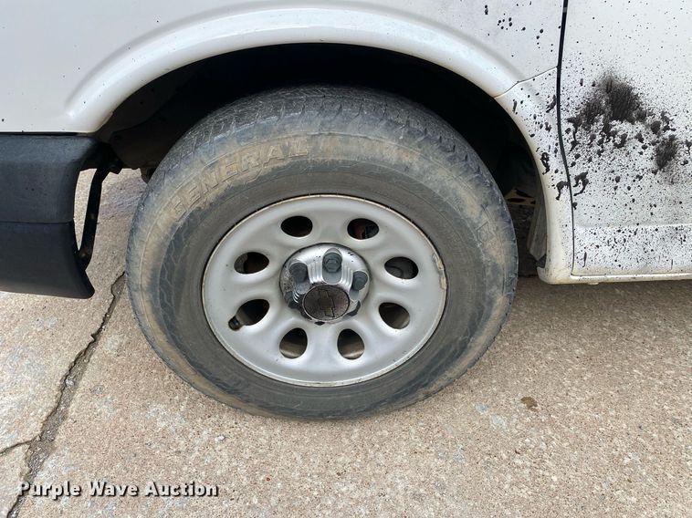 image for item DL7137 2013 Chevrolet Express 1500  van