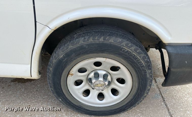 image for item DL7137 2013 Chevrolet Express 1500  van