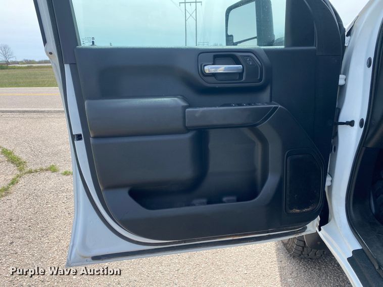 image for item DL7146 2021 Chevrolet Silverado 2500HD  Crew Cab pickup truck