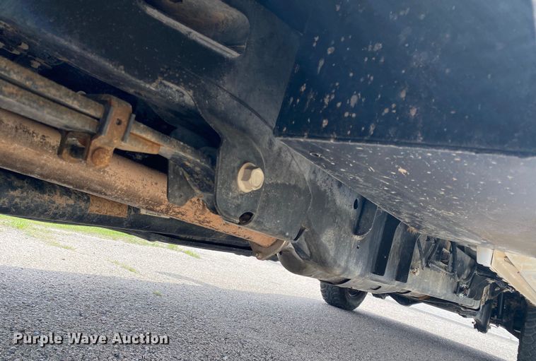 image for item DL7147 2019  Ford F250 Super Duty  Crew Cab flatbed pickup truck