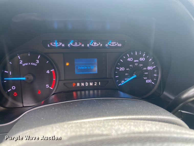 image for item DL7147 2019  Ford F250 Super Duty  Crew Cab flatbed pickup truck