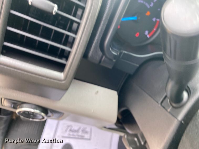 image for item DL7147 2019  Ford F250 Super Duty  Crew Cab flatbed pickup truck