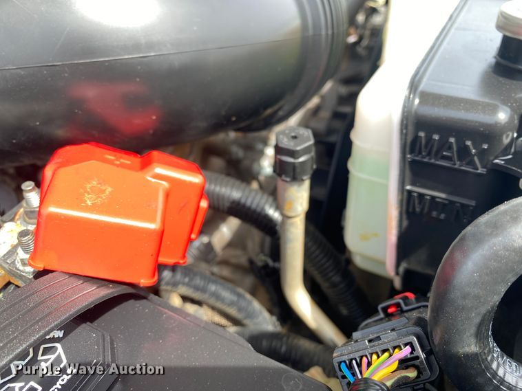 image for item DL7147 2019  Ford F250 Super Duty  Crew Cab flatbed pickup truck