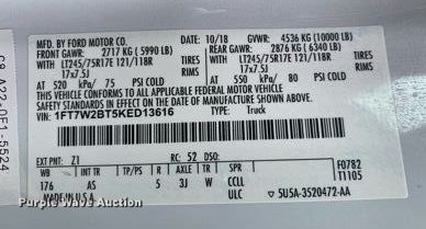 image for item DL7147 2019  Ford F250 Super Duty  Crew Cab flatbed pickup truck