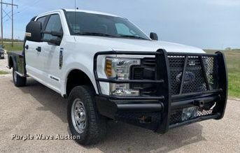 image for item DL7148 2019 Ford F250 Super Duty  Crew Cab flatbed pickup truck