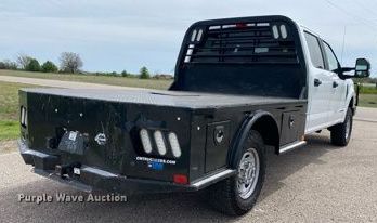 image for item DL7148 2019 Ford F250 Super Duty  Crew Cab flatbed pickup truck