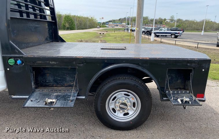 image for item DL7148 2019 Ford F250 Super Duty  Crew Cab flatbed pickup truck