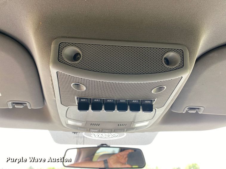 image for item DL7148 2019 Ford F250 Super Duty  Crew Cab flatbed pickup truck