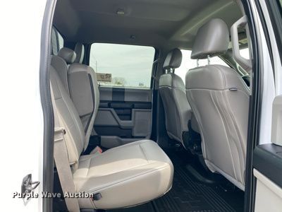 image for item DL7148 2019 Ford F250 Super Duty  Crew Cab flatbed pickup truck