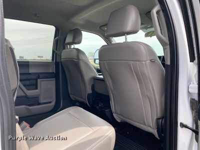 image for item DL7148 2019 Ford F250 Super Duty  Crew Cab flatbed pickup truck