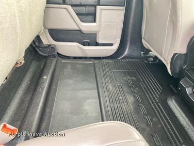 image for item DL7148 2019 Ford F250 Super Duty  Crew Cab flatbed pickup truck