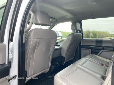 image for item DL7148 2019 Ford F250 Super Duty  Crew Cab flatbed pickup truck