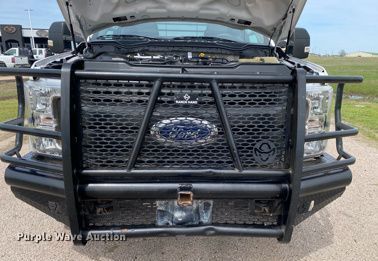 image for item DL7148 2019 Ford F250 Super Duty  Crew Cab flatbed pickup truck