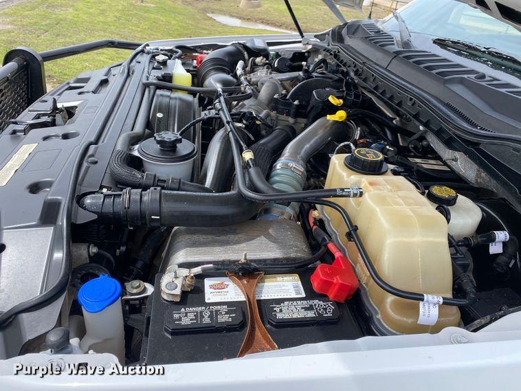 image for item DL7148 2019 Ford F250 Super Duty  Crew Cab flatbed pickup truck