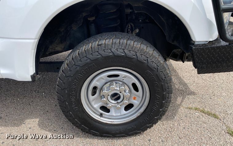 image for item DL7148 2019 Ford F250 Super Duty  Crew Cab flatbed pickup truck