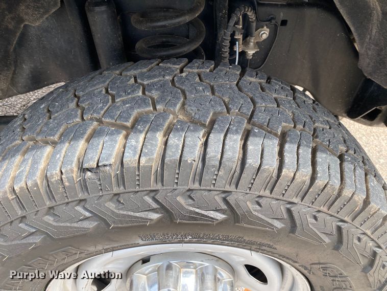 image for item DL7148 2019 Ford F250 Super Duty  Crew Cab flatbed pickup truck