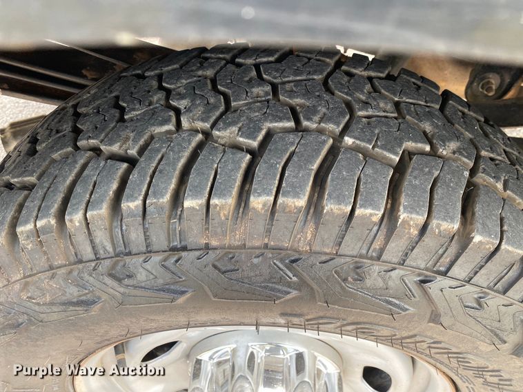 image for item DL7148 2019 Ford F250 Super Duty  Crew Cab flatbed pickup truck