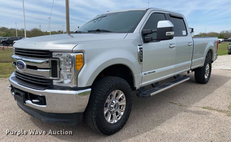 image for item DL7149 2017  Ford F250 Super Duty  Crew Cab pickup truck