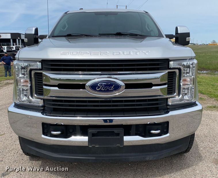 image for item DL7149 2017  Ford F250 Super Duty  Crew Cab pickup truck