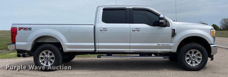 image for item DL7149 2017  Ford F250 Super Duty  Crew Cab pickup truck