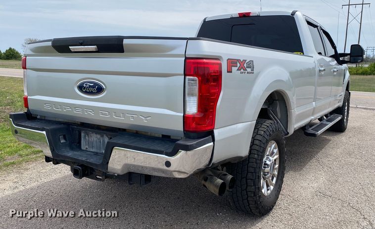 image for item DL7149 2017  Ford F250 Super Duty  Crew Cab pickup truck