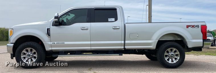 image for item DL7149 2017  Ford F250 Super Duty  Crew Cab pickup truck