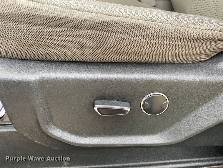 image for item DL7149 2017  Ford F250 Super Duty  Crew Cab pickup truck