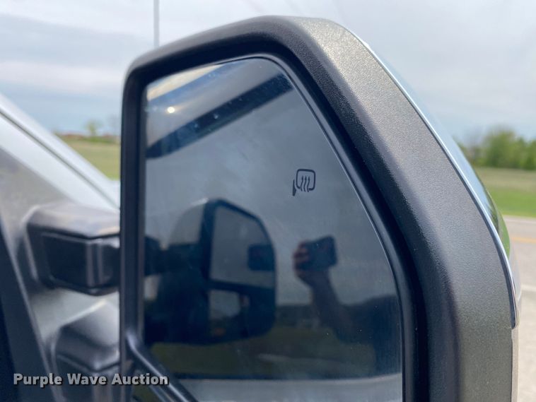 image for item DL7149 2017  Ford F250 Super Duty  Crew Cab pickup truck