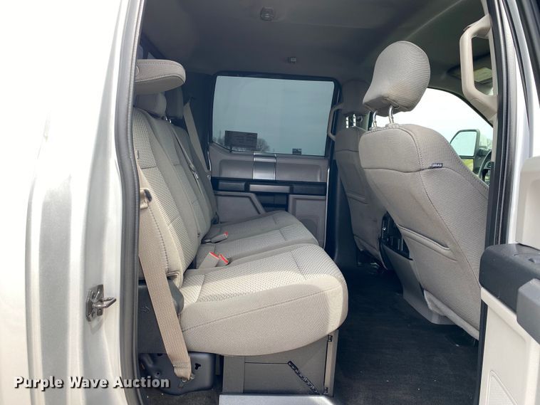 image for item DL7149 2017  Ford F250 Super Duty  Crew Cab pickup truck