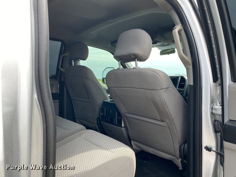 image for item DL7149 2017  Ford F250 Super Duty  Crew Cab pickup truck