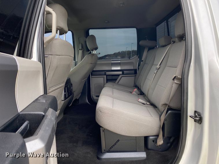 image for item DL7149 2017  Ford F250 Super Duty  Crew Cab pickup truck