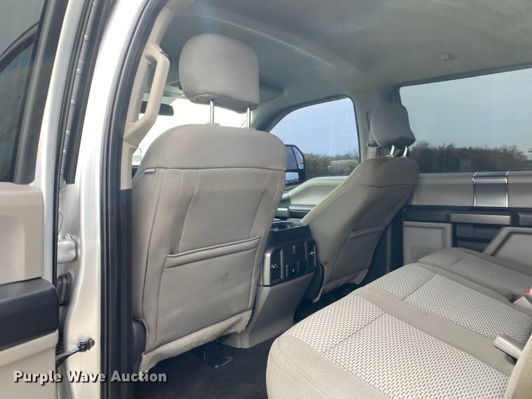 image for item DL7149 2017  Ford F250 Super Duty  Crew Cab pickup truck