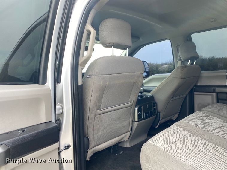 image for item DL7149 2017  Ford F250 Super Duty  Crew Cab pickup truck