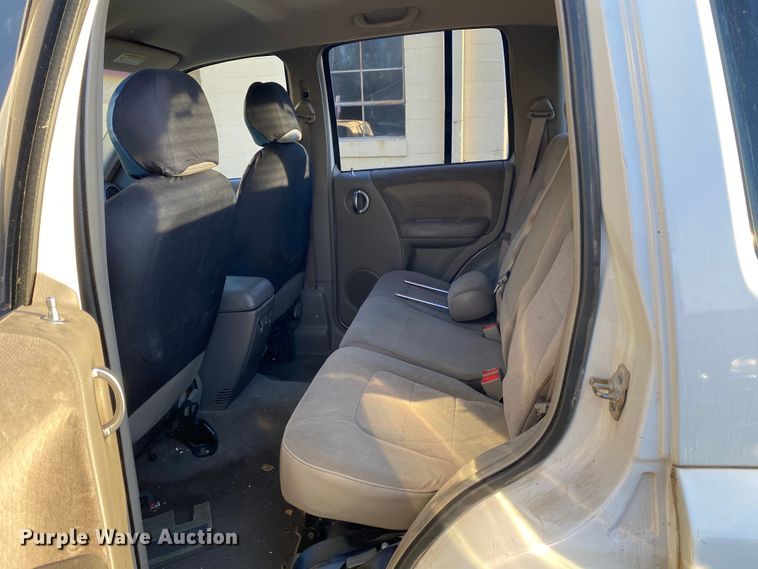 image for item DL7151 2002 Jeep Liberty  SUV